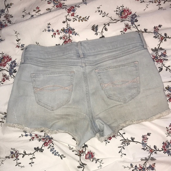 abercrombie kids light wash jean shorts - Picture 2 of 2